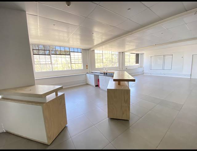 250M² OFFICE TO LET IN WOODSTOCK